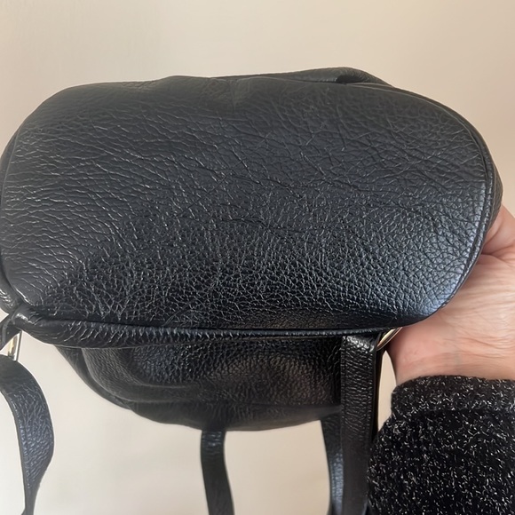 Black Leather backpack brass zippers made in Italy very good condition - Picture 11 of 13